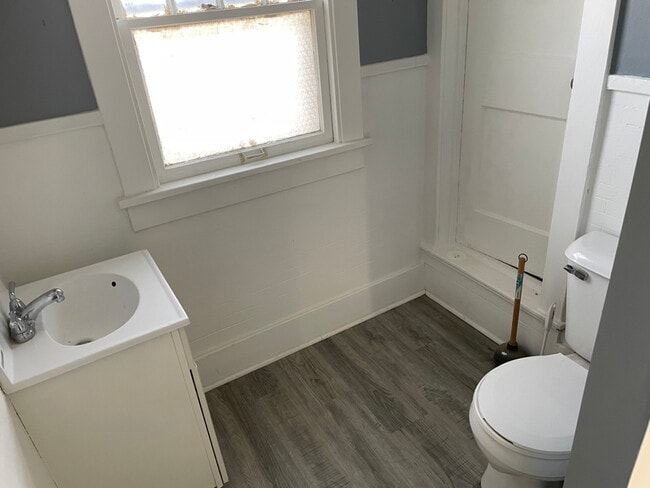 Building Photo - 510 N Olive St