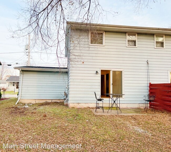 Building Photo - 2 br, 1.5 bath House - 729 N Division St.