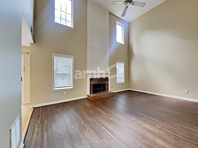 Foto del edificio - 1388 Glenover Way