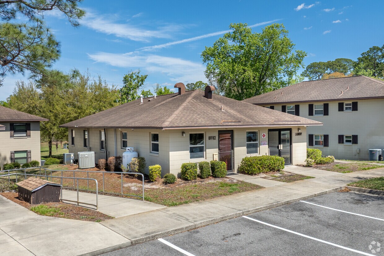 Foto del edificio - Pine Hill Apartments