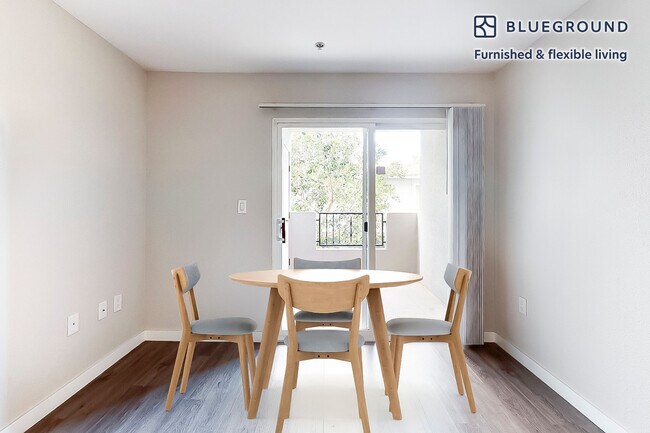 Foto del edificio - 18425 Malden St