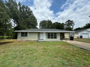 Building Photo - 6905 Moreview Rd