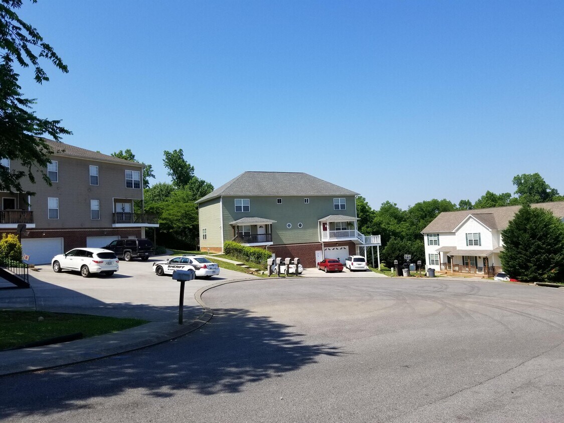 Foto del edificio - 3512 Walnut Grove Ln NE