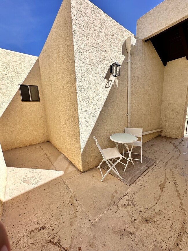 Building Photo - Move in Special! 2 Bedroom 2 Bath Townhome...