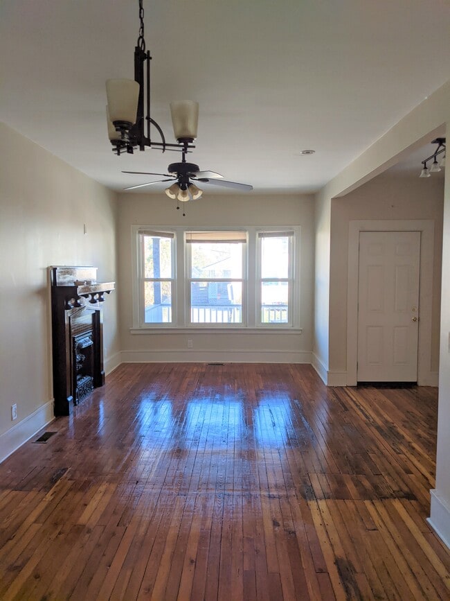 Building Photo - 24 10th St