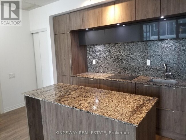 Building Photo - 88 Blue Jays Way