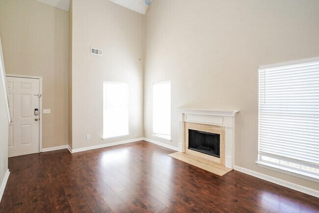 Foto del edificio - 405 Randall Ln