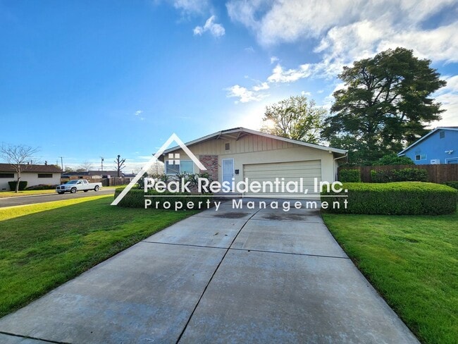 Building Photo - Charming South Natomas 3bd/2ba House with ...