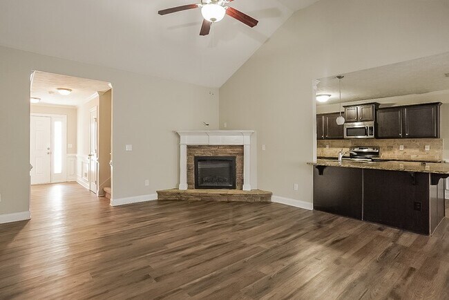Foto del edificio - 2442 Newbury Ave