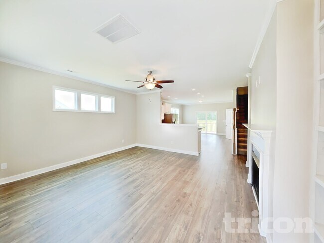 Foto del edificio - 100 E Goodwin Chase Ln