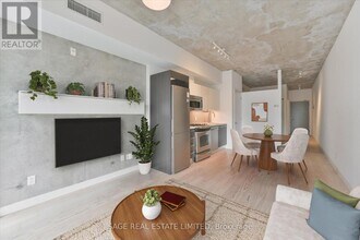 Building Photo - 25 Stafford St