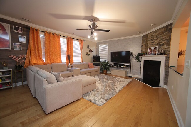 Foto del edificio - Spacious 3-Bedroom Home in Desirable Amber...