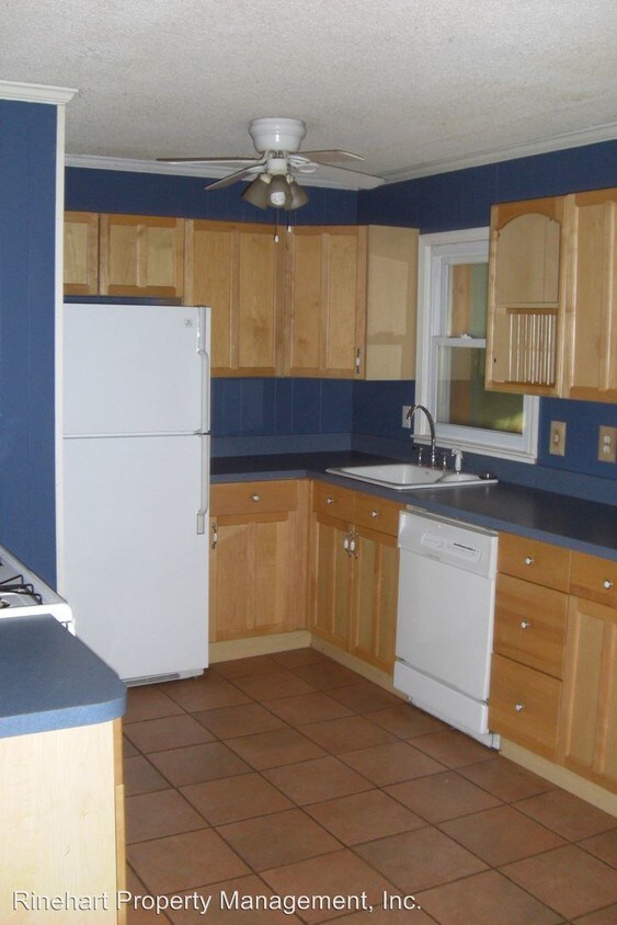 Primary Photo - 1033 Eastwood Dr