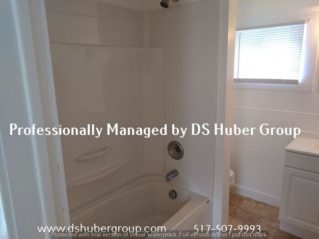 Building Photo - 3 bedroom home with full basement