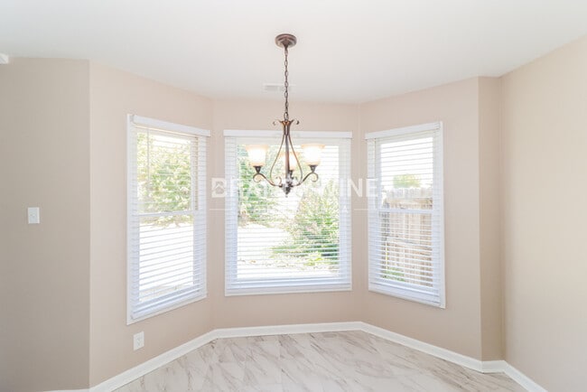 Building Photo - 9914 Leda Cove