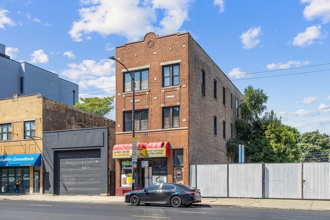 Building Photo - 1340 N Western Ave