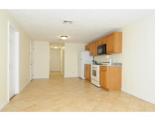 Primary Photo - 174 Maverick St