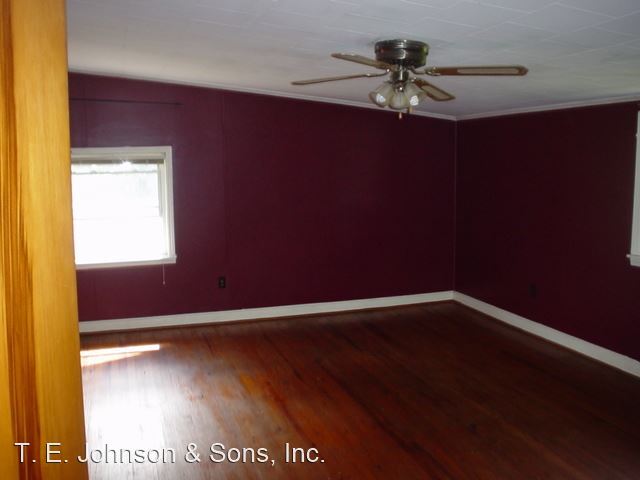 Building Photo - 4 br, 2 bath House - 705 Farmwood Drive