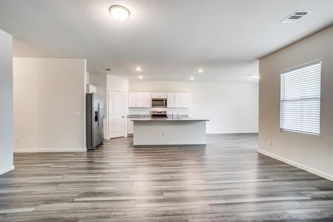 Building Photo - 4100 Scarlet Oaks Dr