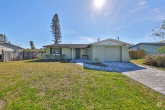 Building Photo - 6025 Florida Cir S