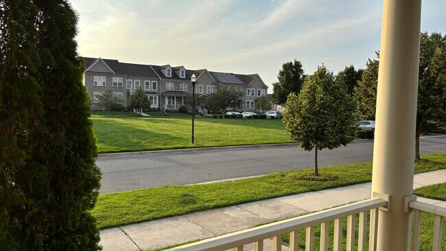 Parque frente a la casa - 1806 S Pollock Way