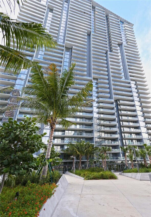 Foto principal - 88 SW 7th St