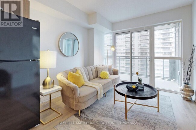 Photo du bâtiment - 30 Meadowglen Pl