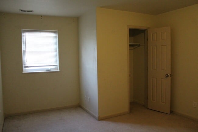 Foto del edificio - 460 Yarrow Cir