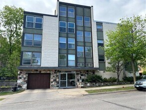 Building Photo - 821 Douglas Ave Building Photo - 821 Douglas Ave
