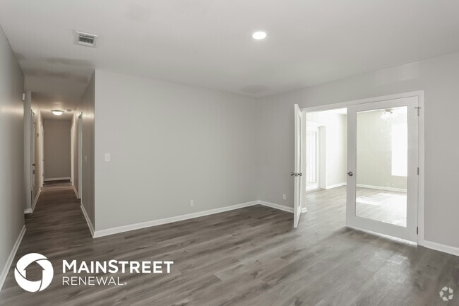 Building Photo - 7912 Dalehurst Dr S