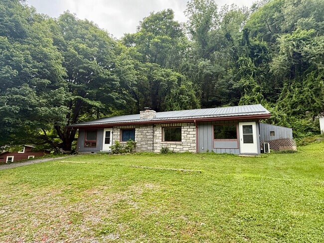 Building Photo - 1641 US-421