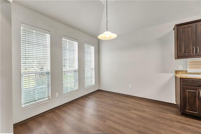 Building Photo - 4110 Whispering Creek Dr