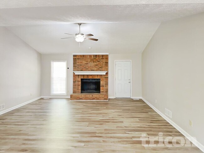 Foto del edificio - 555 N Oakland Cir