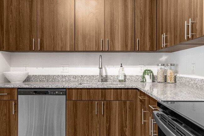 Foto del edificio - Lakewood Village