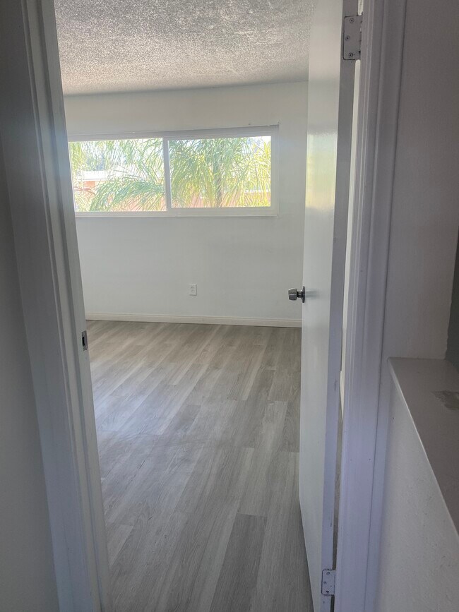 Building Photo - 1131 Cero Ct