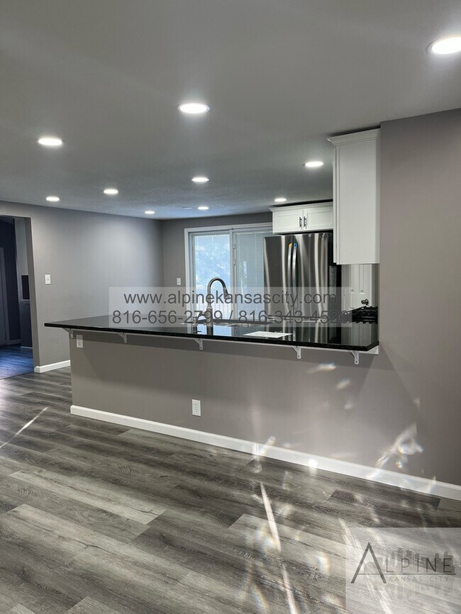 Foto del edificio - Available Mid January! 5 Bedrooms, PLUS Rec Room in Gladstone!