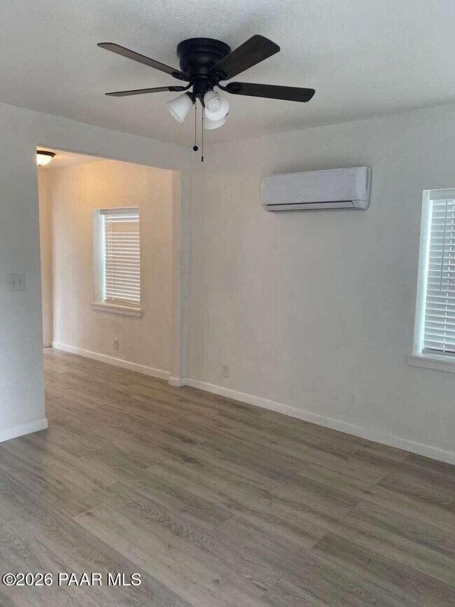 Foto del edificio - 135 S Arizona Ave