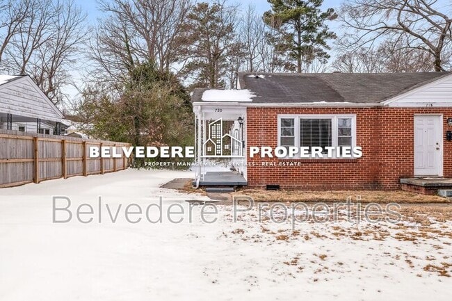 Building Photo - 720 S Elam Ave