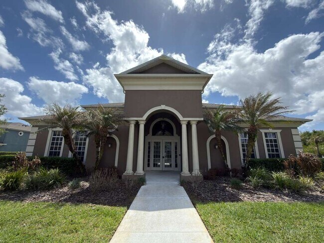 Foto del edificio - Beautiful 2BR/2.5BA Condo with Resort-Style Amenities