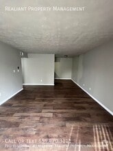 Building Photo - 1281 Village Dr