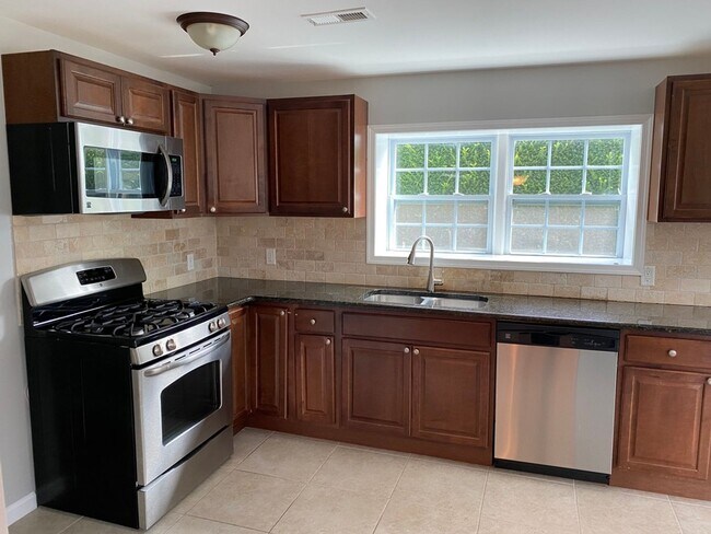 Building Photo - Single Family Home in Berwyn