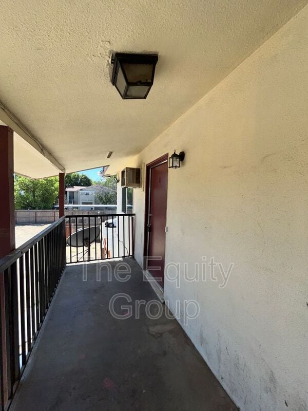Building Photo - 352 S Blackstone St
