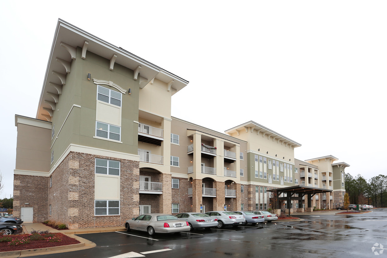 Foto principal - Mansions at Alpharetta Independent Living