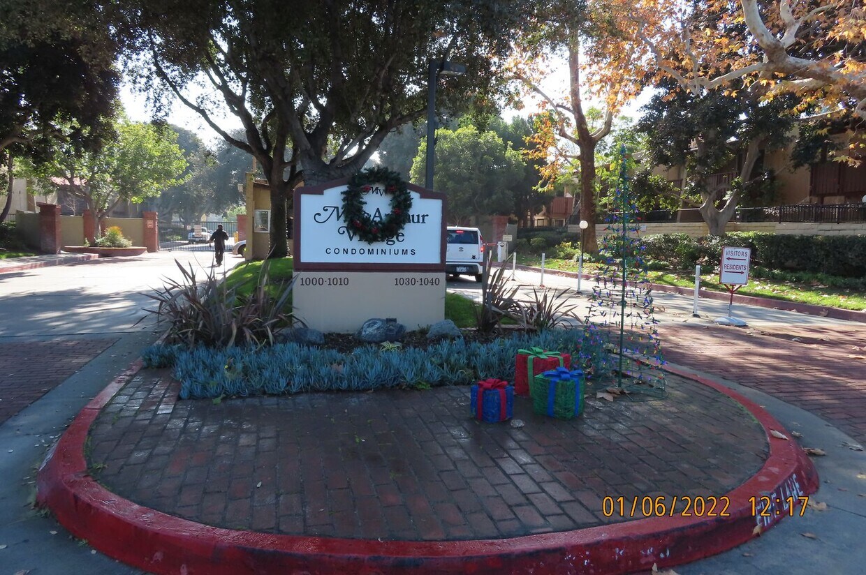 Photo - 1000 MacArthur Blvd #37, Santa Ana, CA