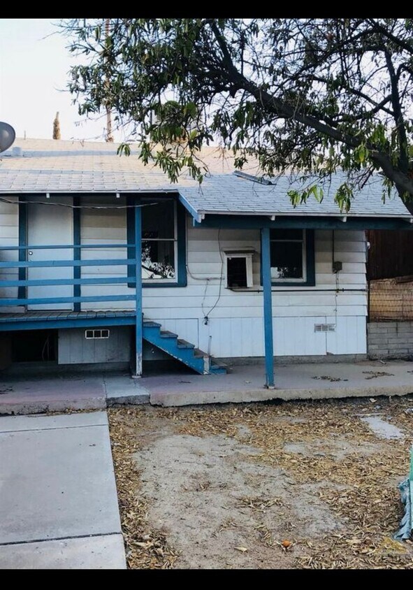 Building Photo - Taft Home For Rent