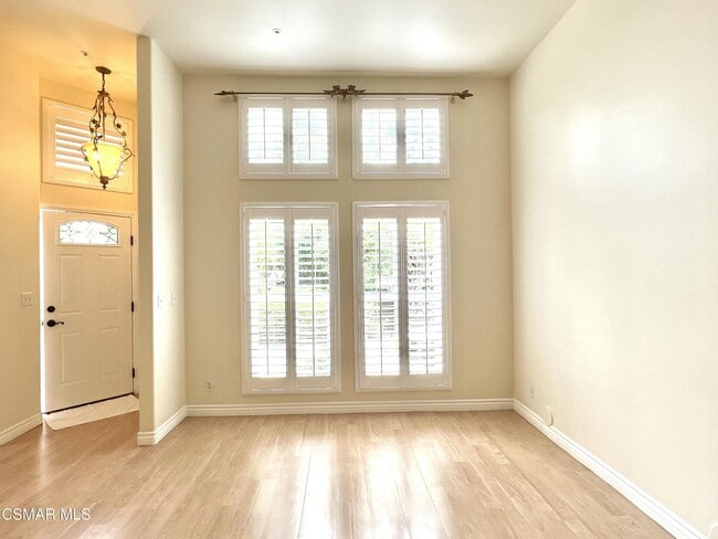 Building Photo - 255 N Skyline Dr
