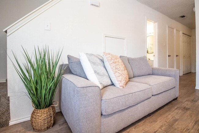 Building Photo - 5806 6th St