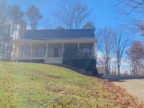 Building Photo - 422 Mapleton Dr NW