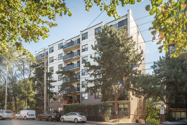 Building Photo - 501 Kingston Rd