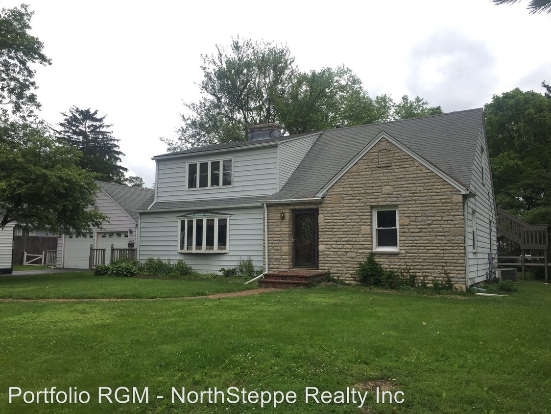 1054 Highland Dr, Columbus, OH 43220 Room for Rent in Columbus, OH